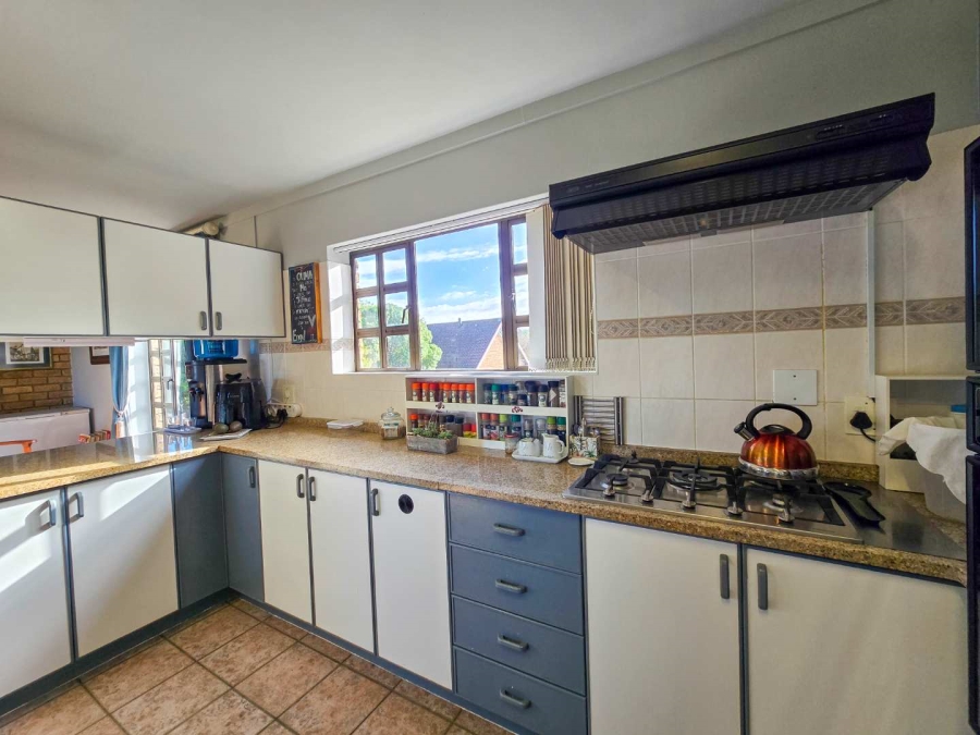 5 Bedroom Property for Sale in Stilbaai Wes Western Cape